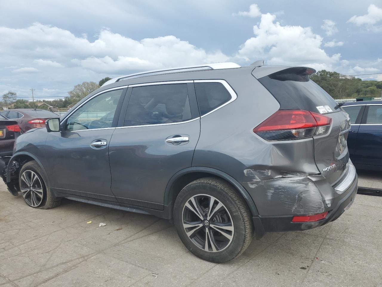 JN8AT2MV8KW385180 2019 NISSAN ROGUE - Image 2