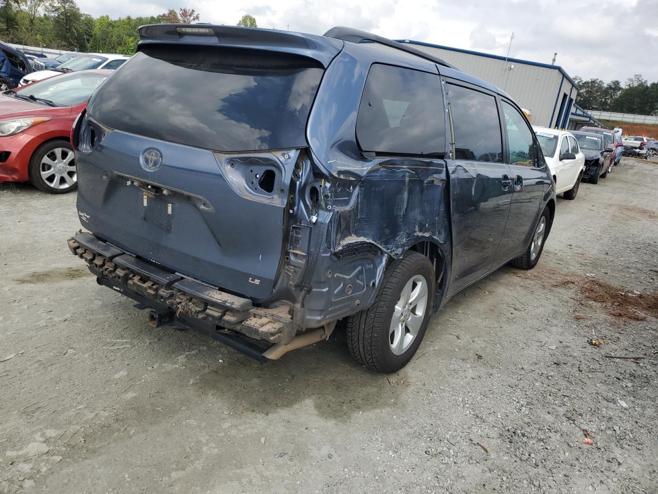 5TDKZ3DCXHS868004 2017 Toyota Sienna Le