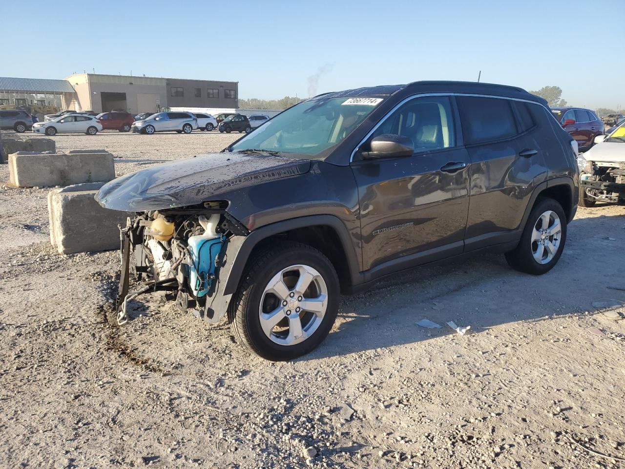 3C4NJDBB7JT392732 2018 JEEP COMPASS - Image 1