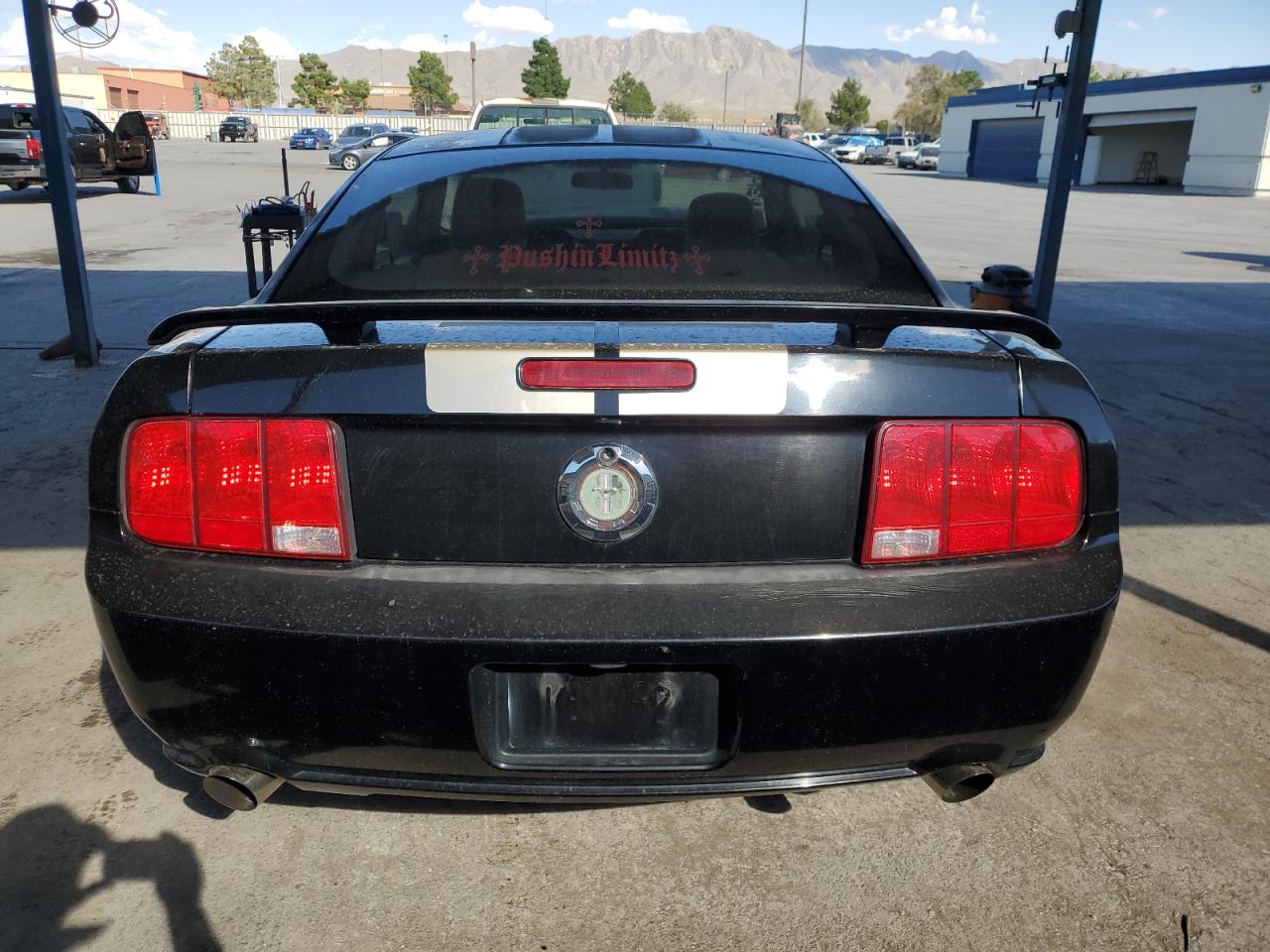 1ZVFT80NX55232429 2005 Ford Mustang