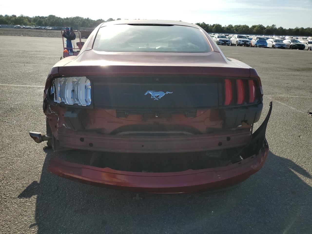 1FA6P8TH1J5161571 2018 Ford Mustang