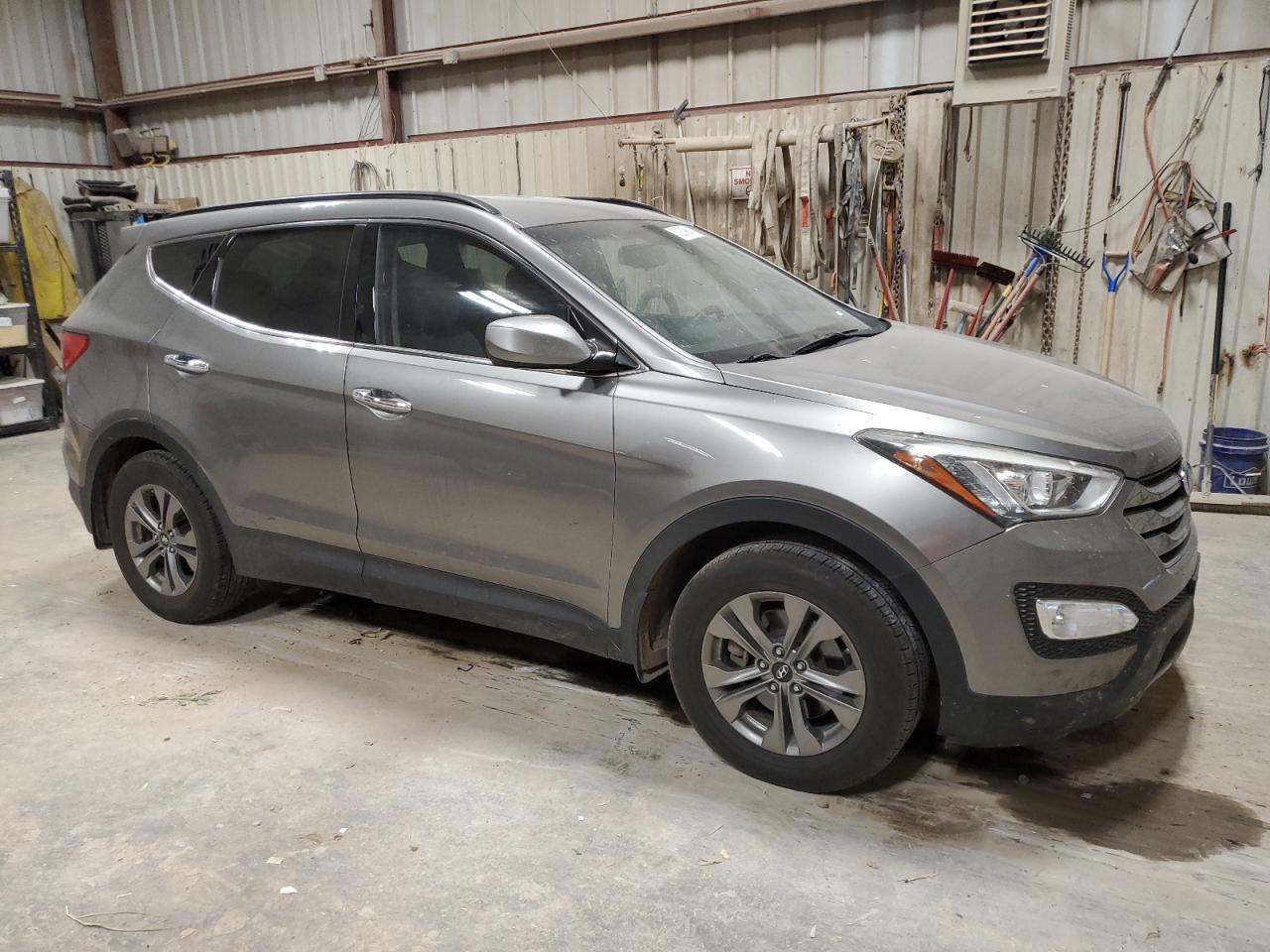 2016 Hyundai Santa Fe - Image 4