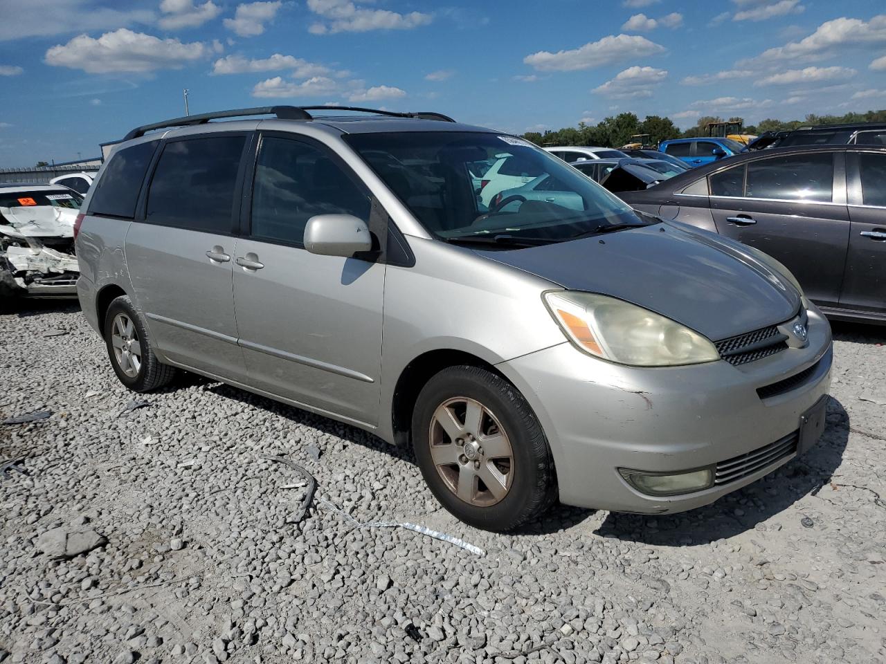 2004 Toyota Sienna - Image 4