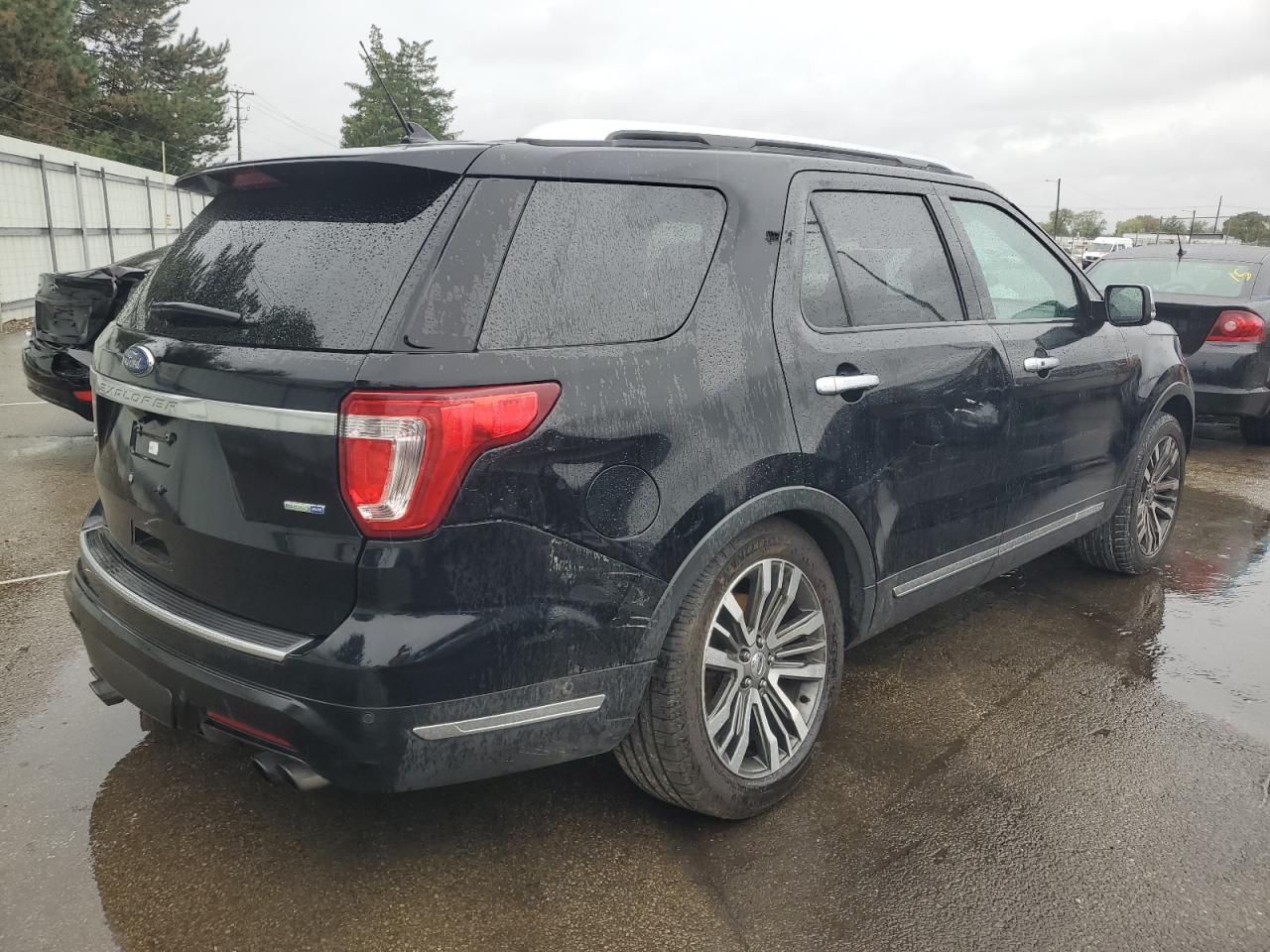 1FM5K8HT0JGA23098 2018 Ford Explorer Platinum