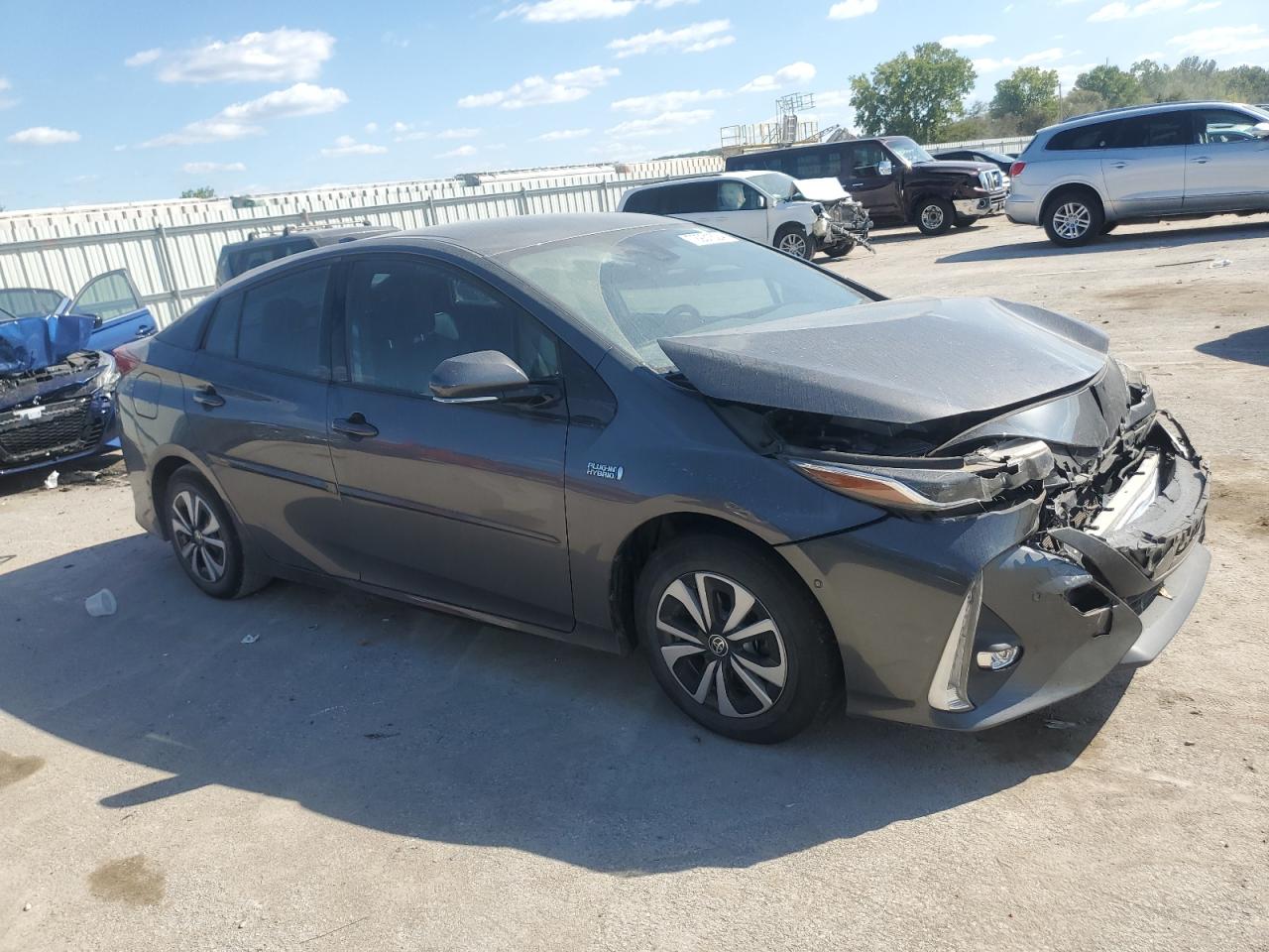 VIN JTDKARFP6H3003896 2017 TOYOTA PRIUS no.4