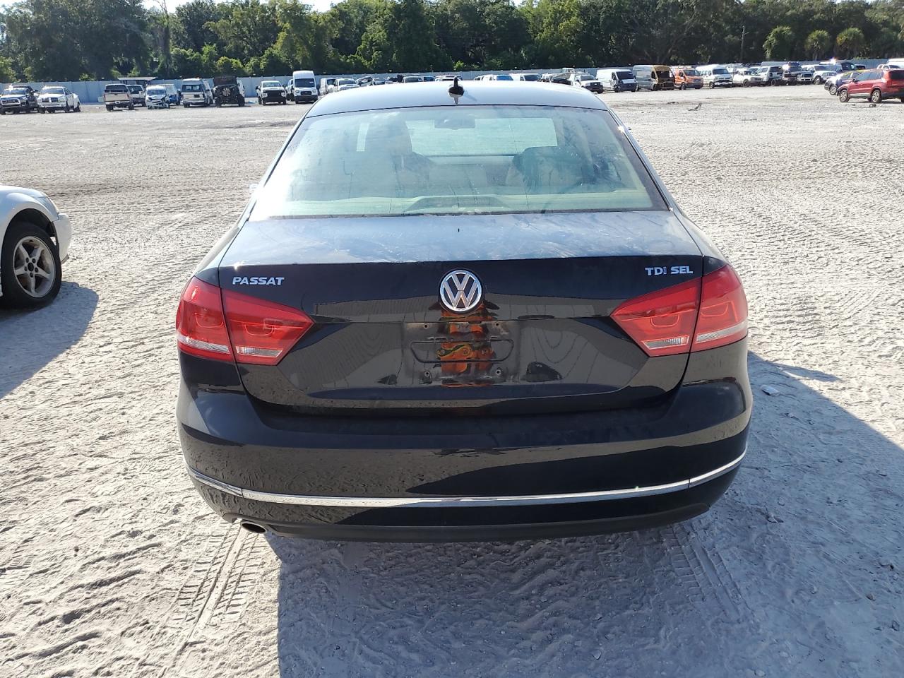 2014 Volkswagen Passat Sel VIN: 1VWCN7A35EC060018 Lot: 72326134