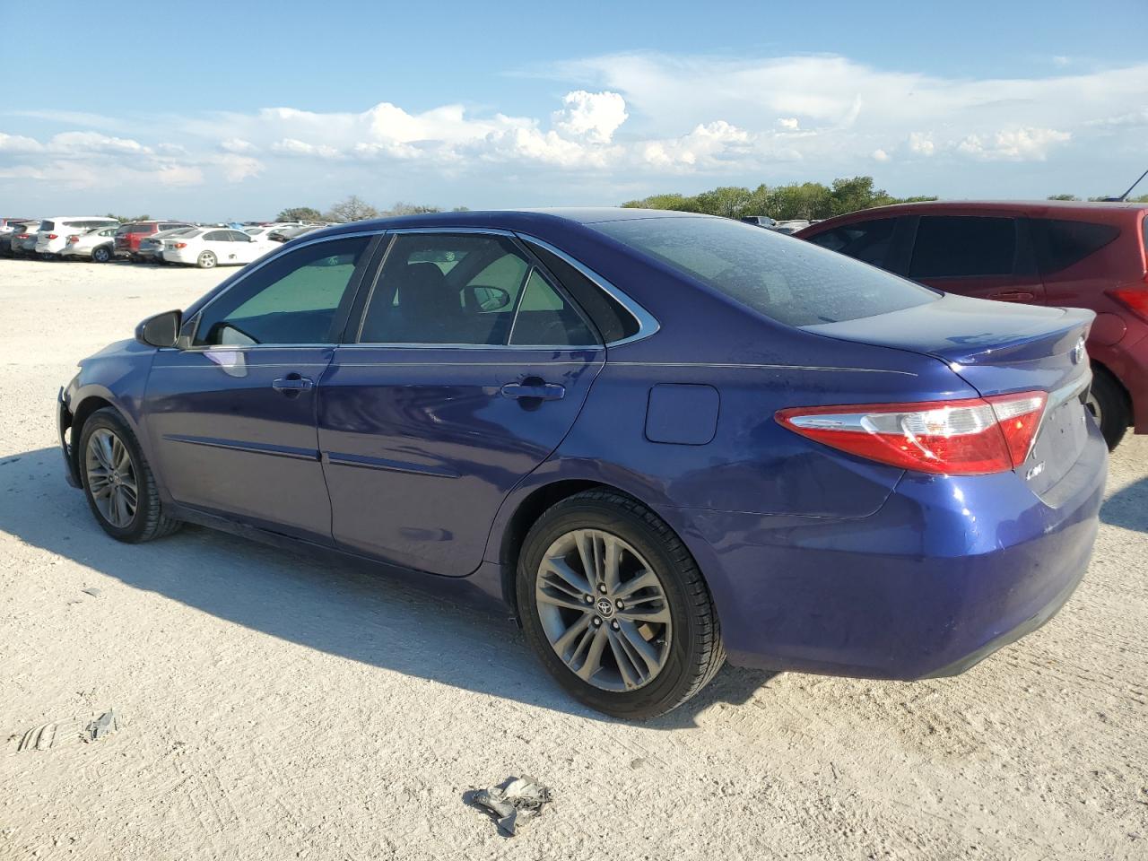 4T1BF1FK9GU545571 2016 TOYOTA CAMRY - Image 2