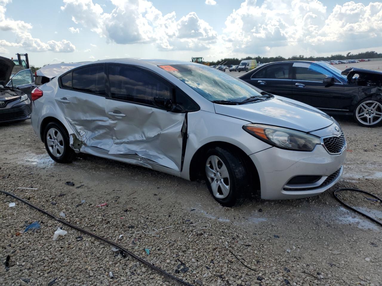 2016 Kia Forte - Image 4
