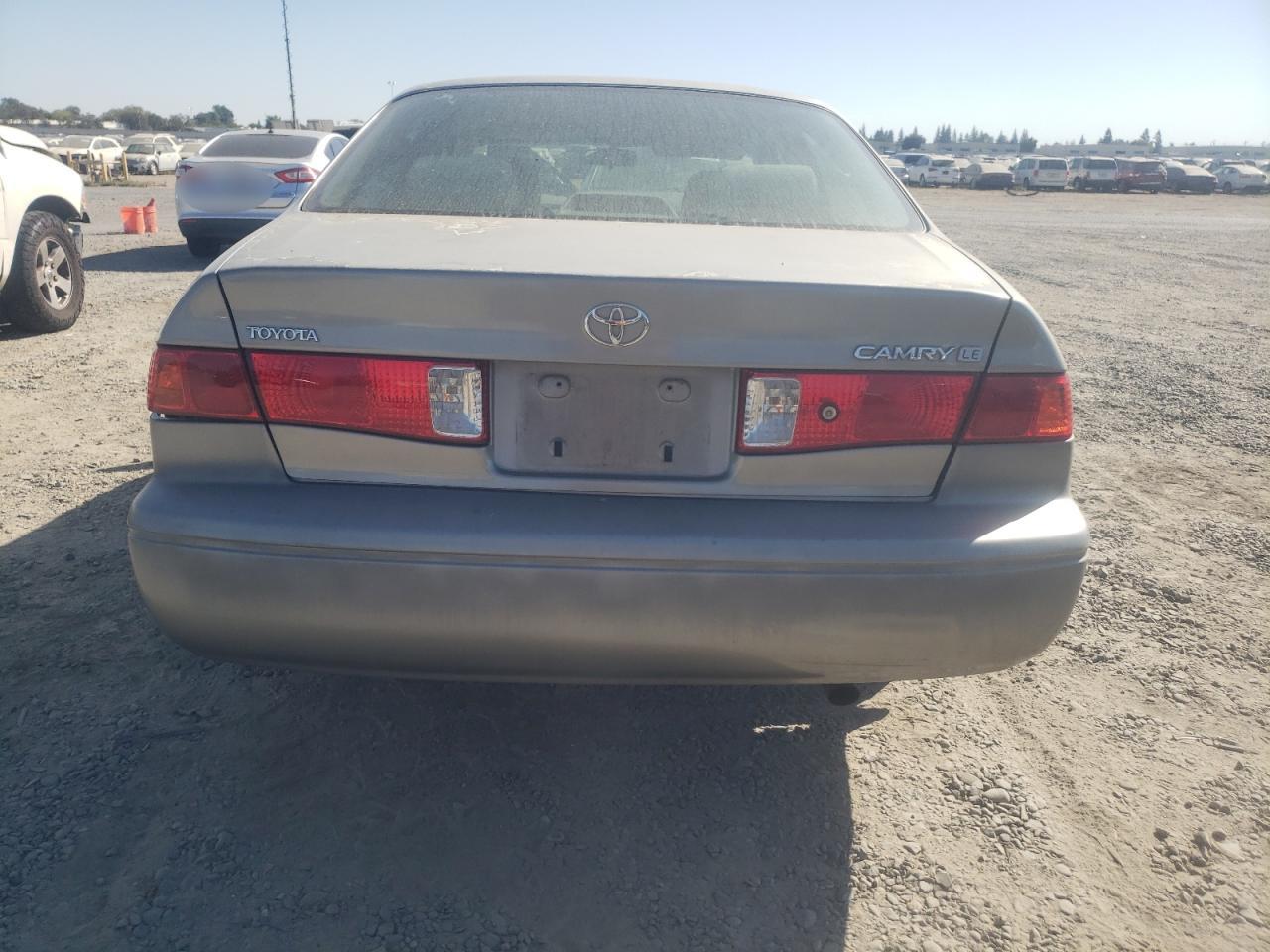 2000 Toyota Camry Ce VIN: JT2BG22K5Y0499218 Lot: 73115494