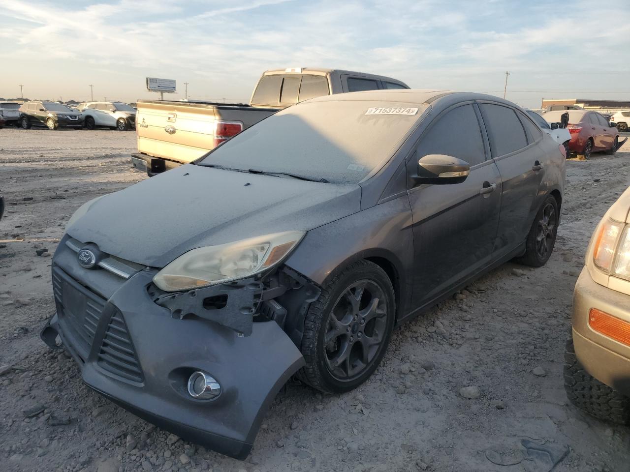 VIN 1FADP3F2XEL149874 2014 FORD FOCUS no.1