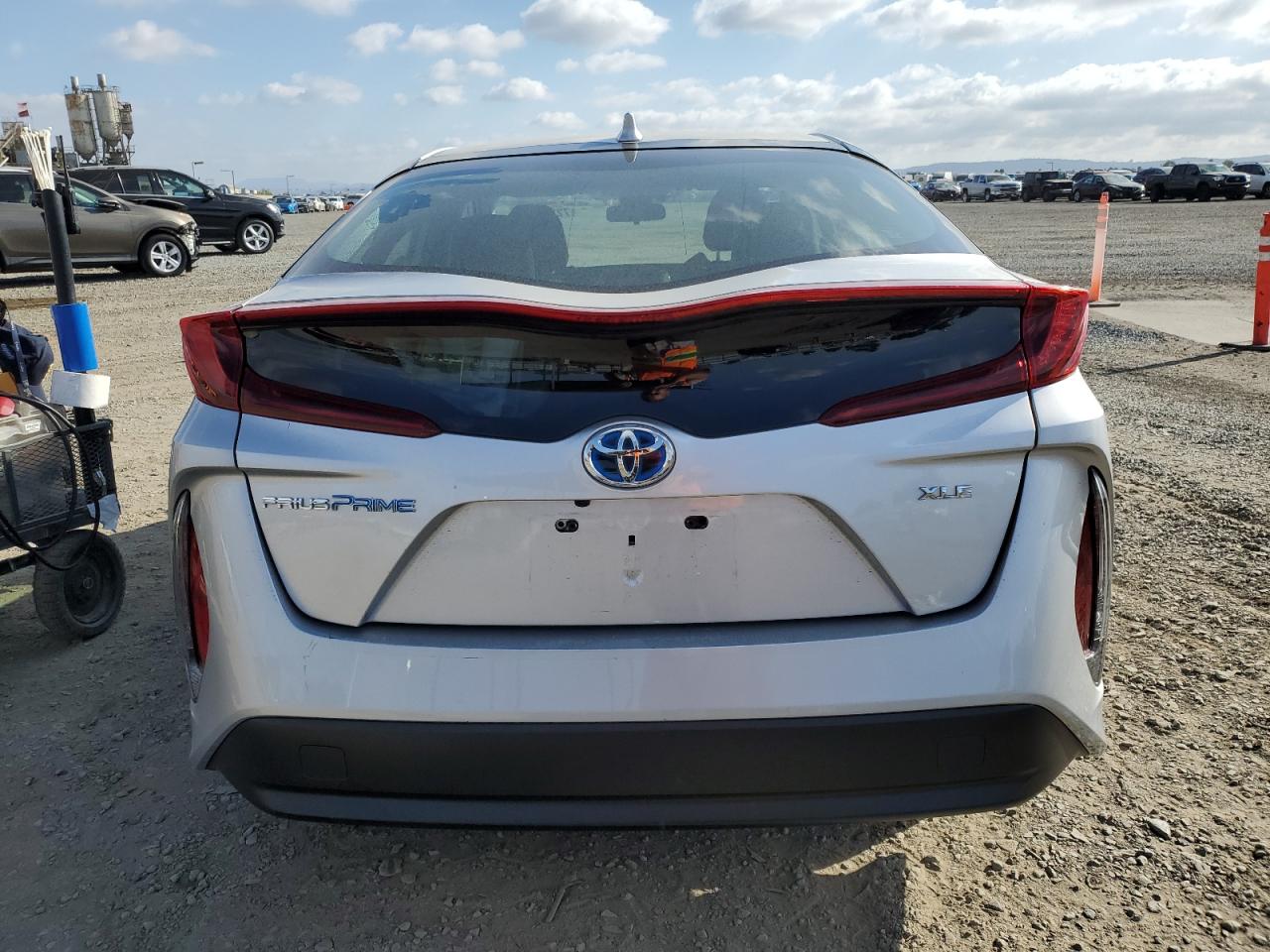 2021 Toyota Prius Prime Le VIN: JTDKAMFP2M3170981 Lot: 72368014