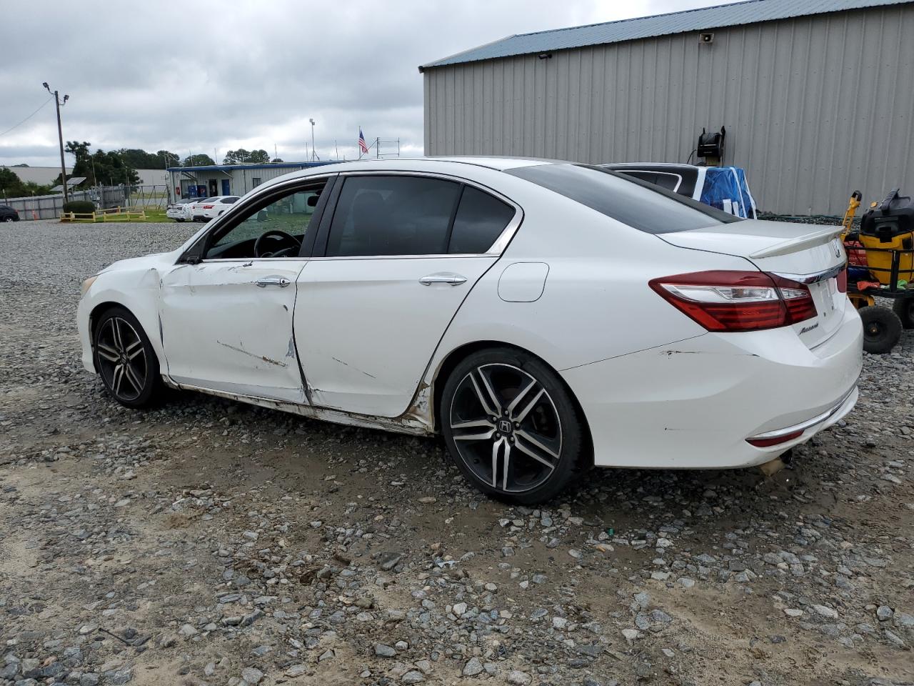 1HGCR2F52GA074575 2016 HONDA ACCORD - Image 2