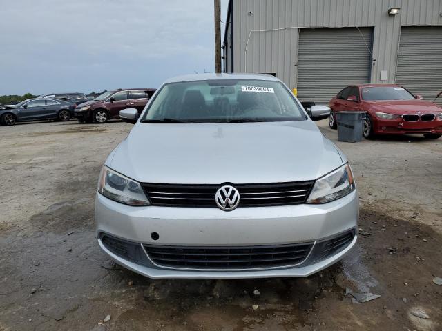  VOLKSWAGEN JETTA 2014 Сріблястий