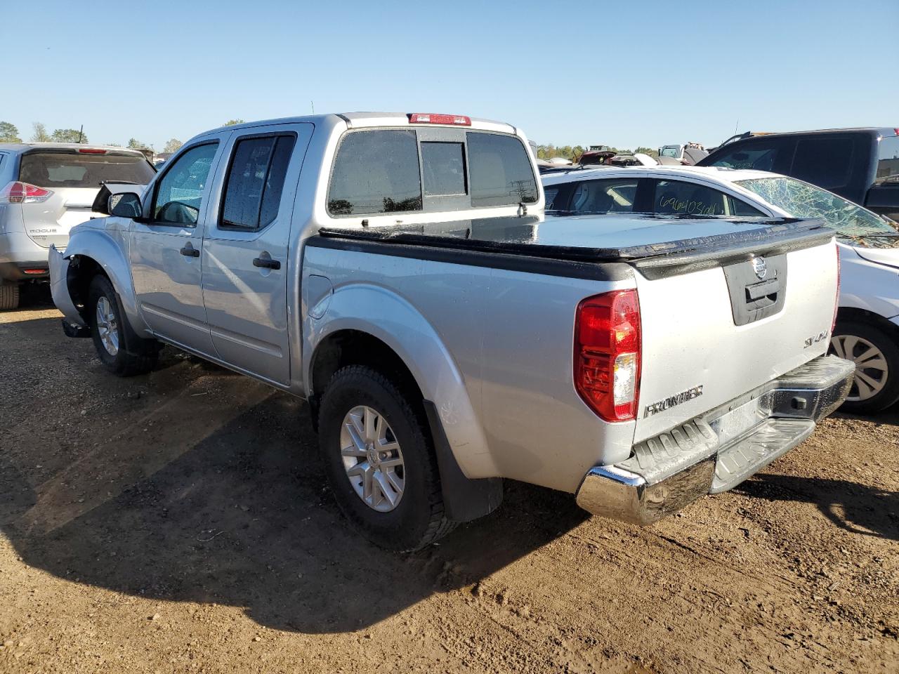 1N6AD0EV1FN728187 2015 NISSAN NAVARA - Image 2