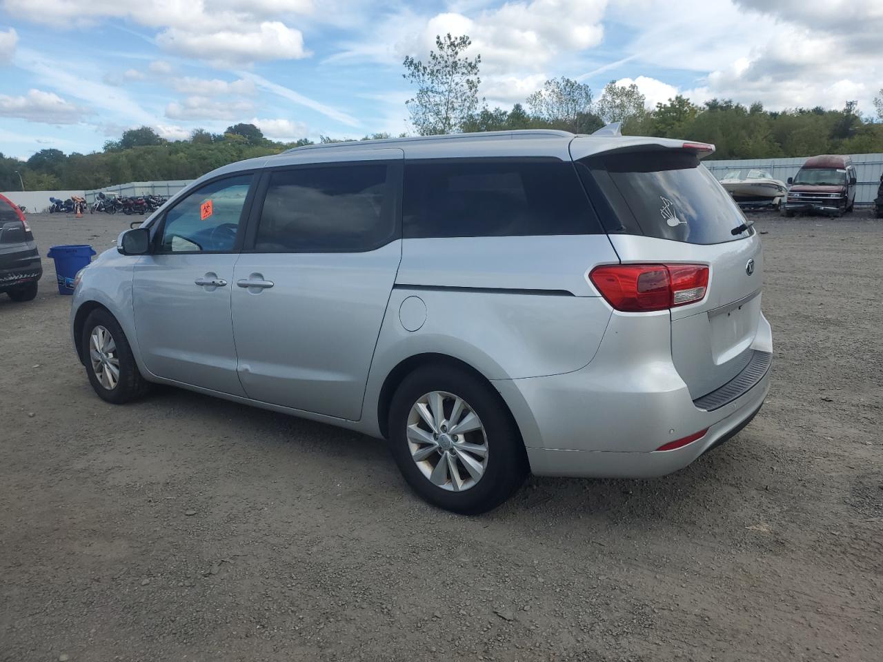 KNDMB5C17H6249630 2017 KIA SEDONA - Image 2