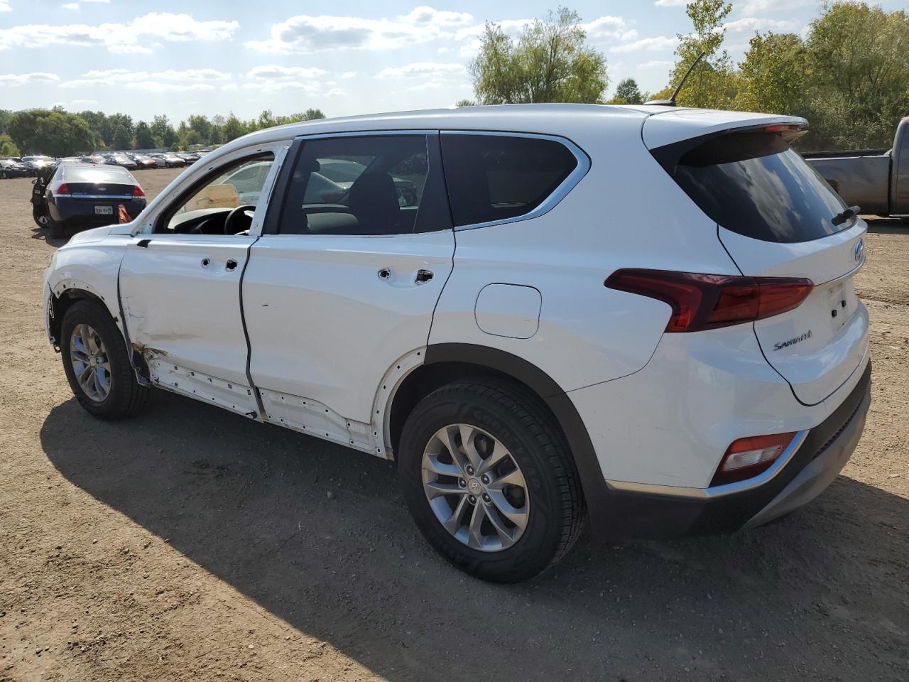 5NMS2CAD9KH094484 2019 HYUNDAI SANTA FE - Image 2