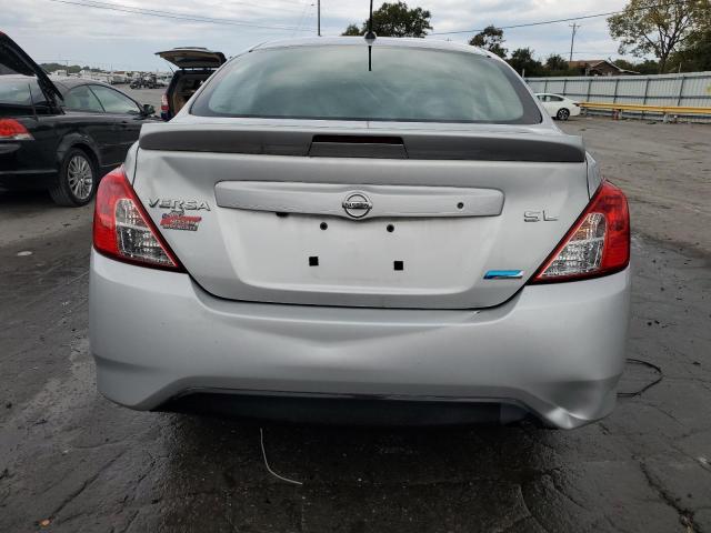  NISSAN VERSA 2016 Сріблястий