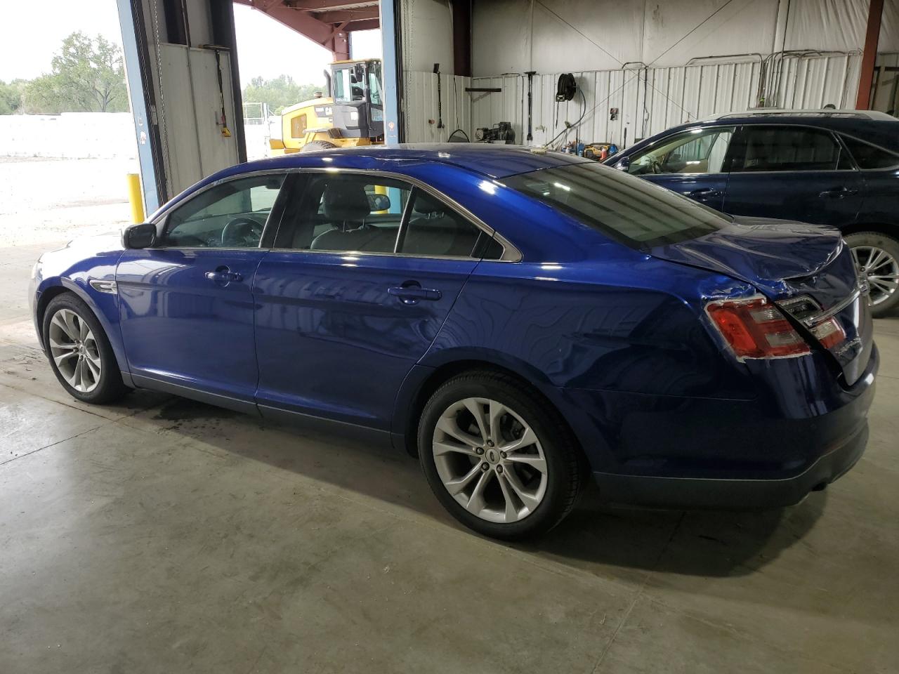 2013 Ford Taurus - Image 2