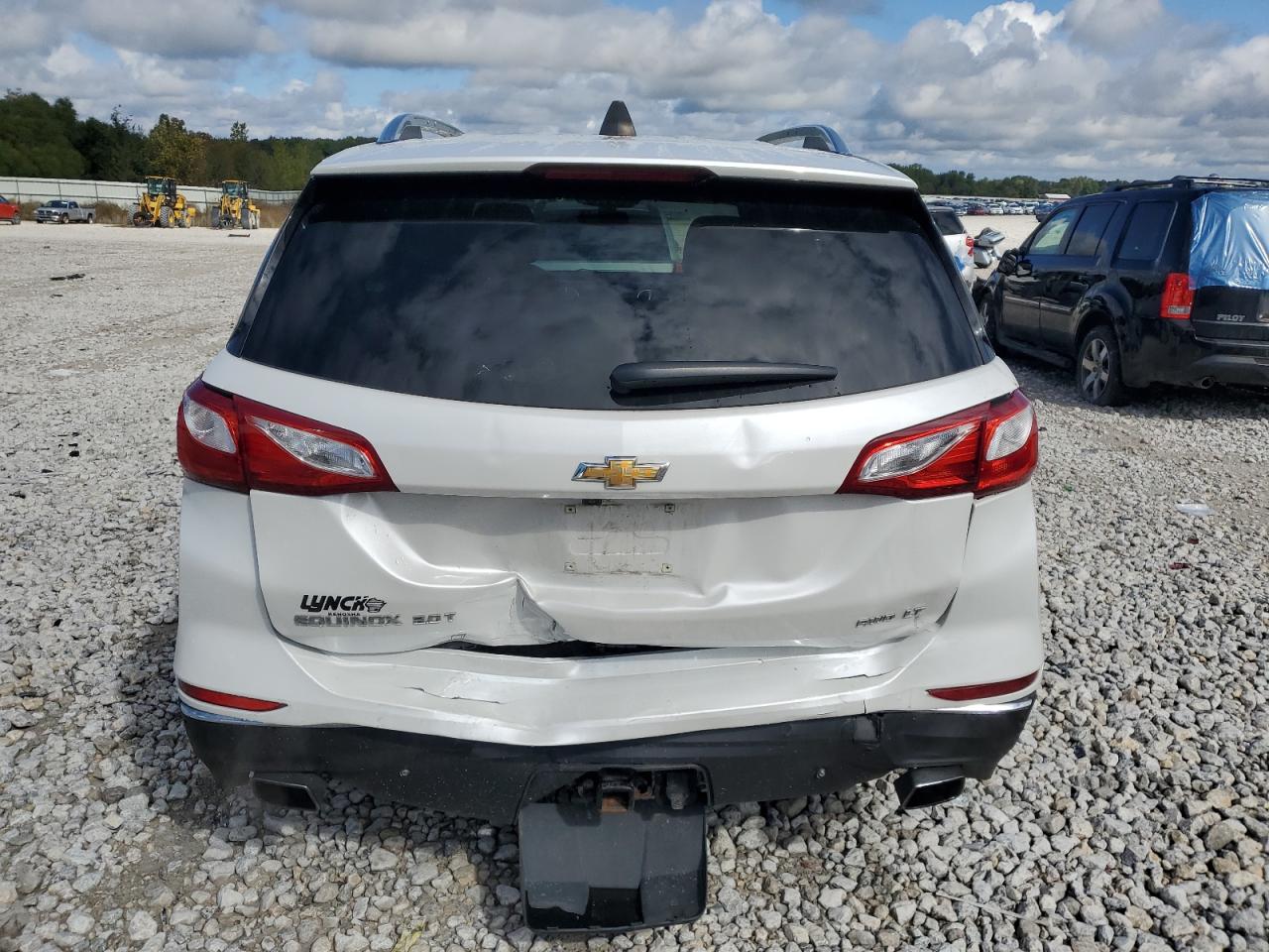 2GNAXTEX3J6243583 2018 Chevrolet Equinox Lt