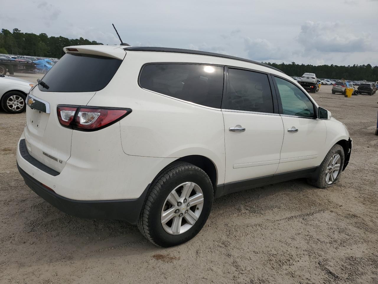 2014 Chevrolet Traverse - Image 3