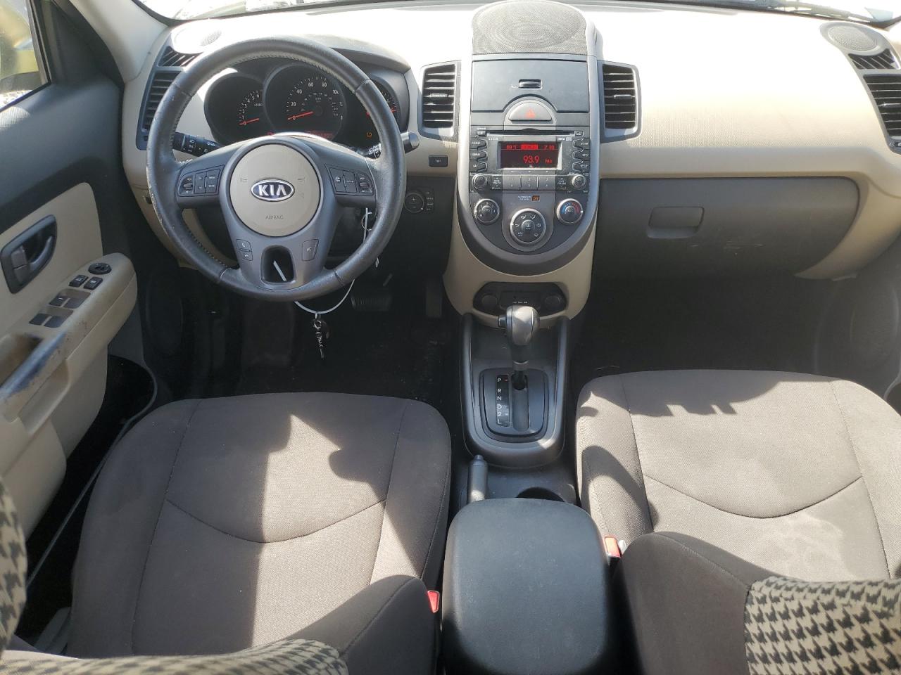 KNDJT2A22A7077579 2010 Kia Soul +