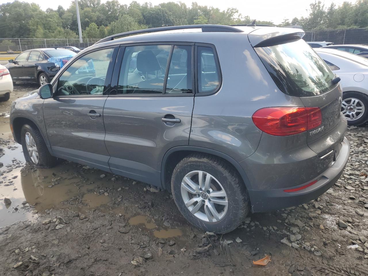 WVGAV7AX4GW612974 2016 VOLKSWAGEN TIGUAN - Image 2