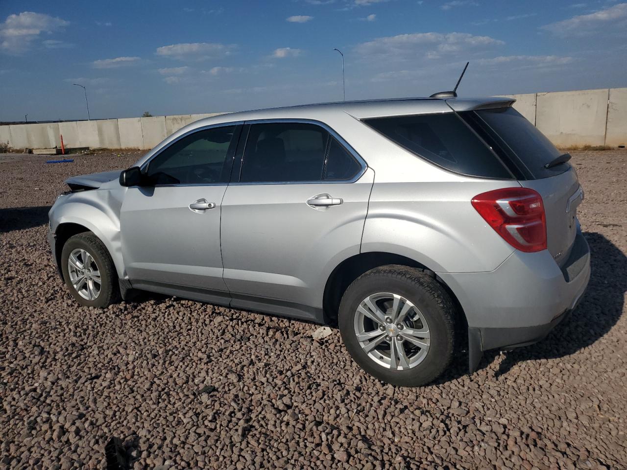 2GNALBEK1H1579976 2017 CHEVROLET EQUINOX - Image 2