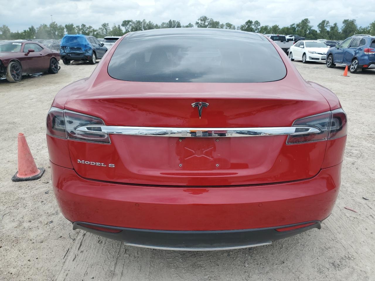 2013 Tesla Model S VIN: 5YJSA1CG8DFP23039 Lot: 69951044