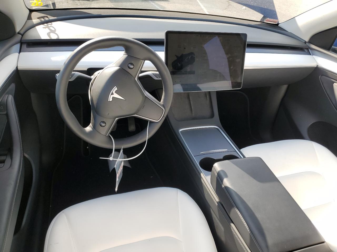 7SAYGAEE2PF823875 2023 Tesla Model Y