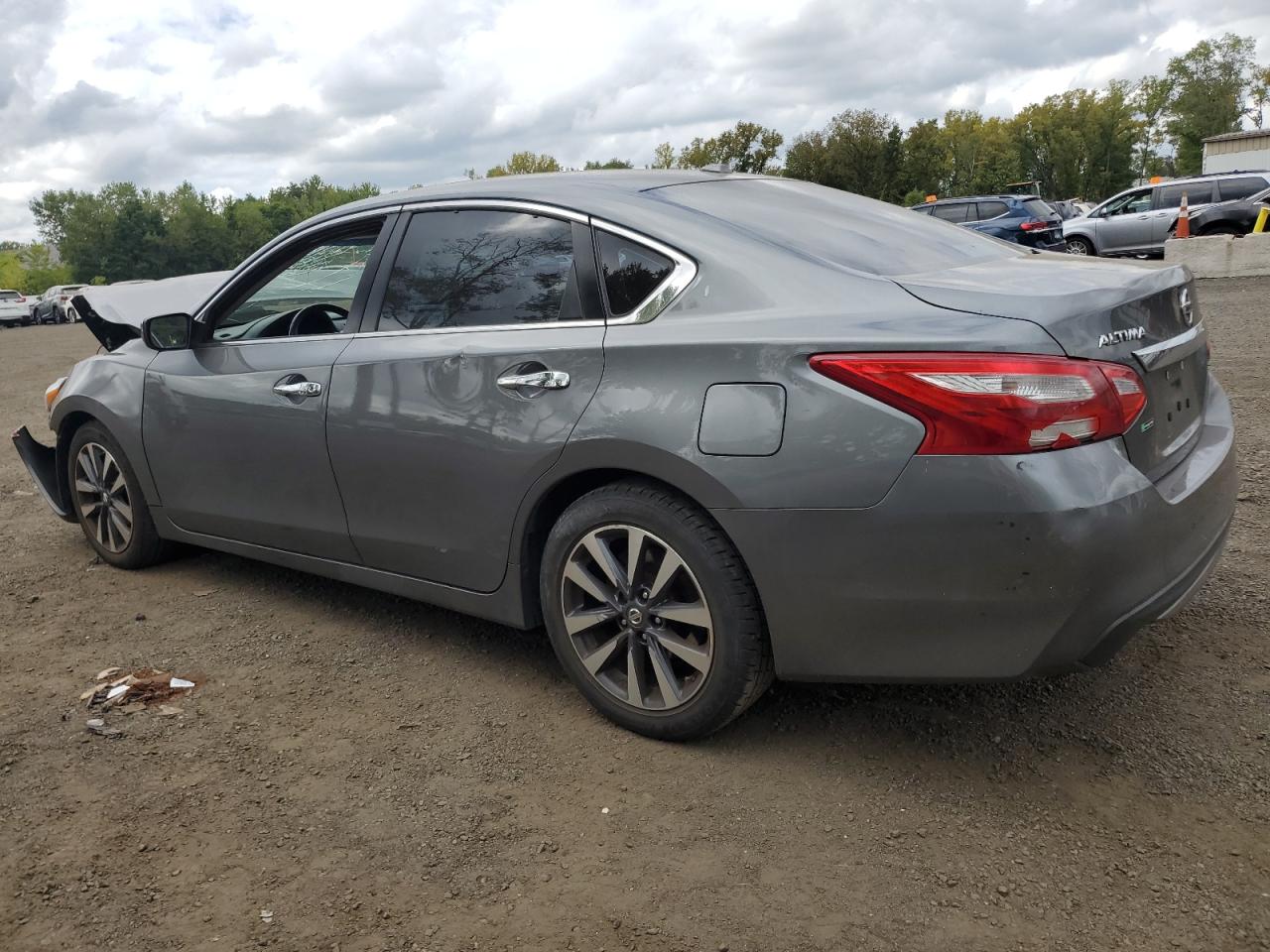 1N4AL3AP0HC271035 2017 NISSAN ALTIMA - Image 2