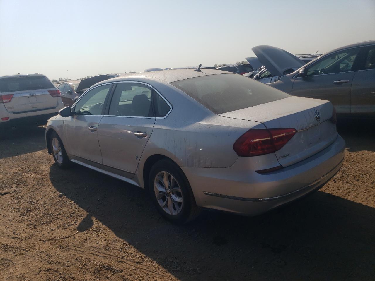 1VWAT7A37GC015405 2016 VOLKSWAGEN PASSAT - Image 2