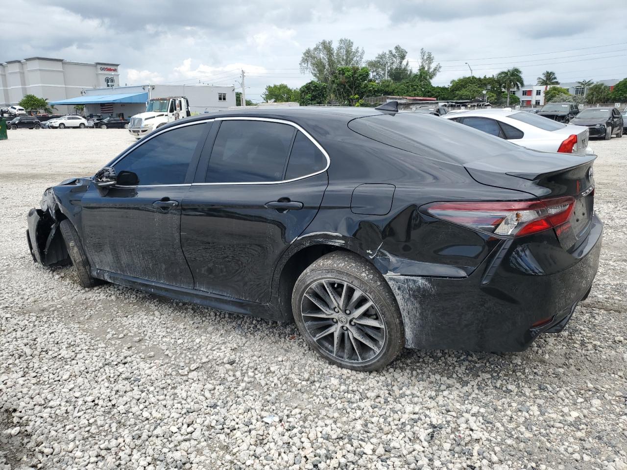 4T1G11AKXRU213475 2024 TOYOTA CAMRY - Image 2