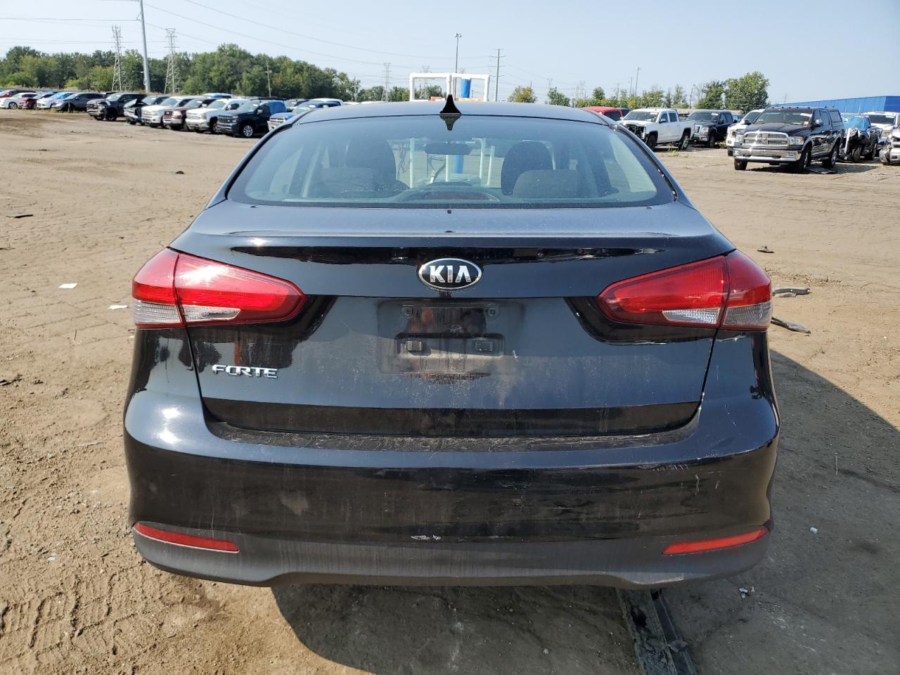 2017 Kia Forte Lx VIN: 3KPFK4A71HE060699 Lot: 71106254