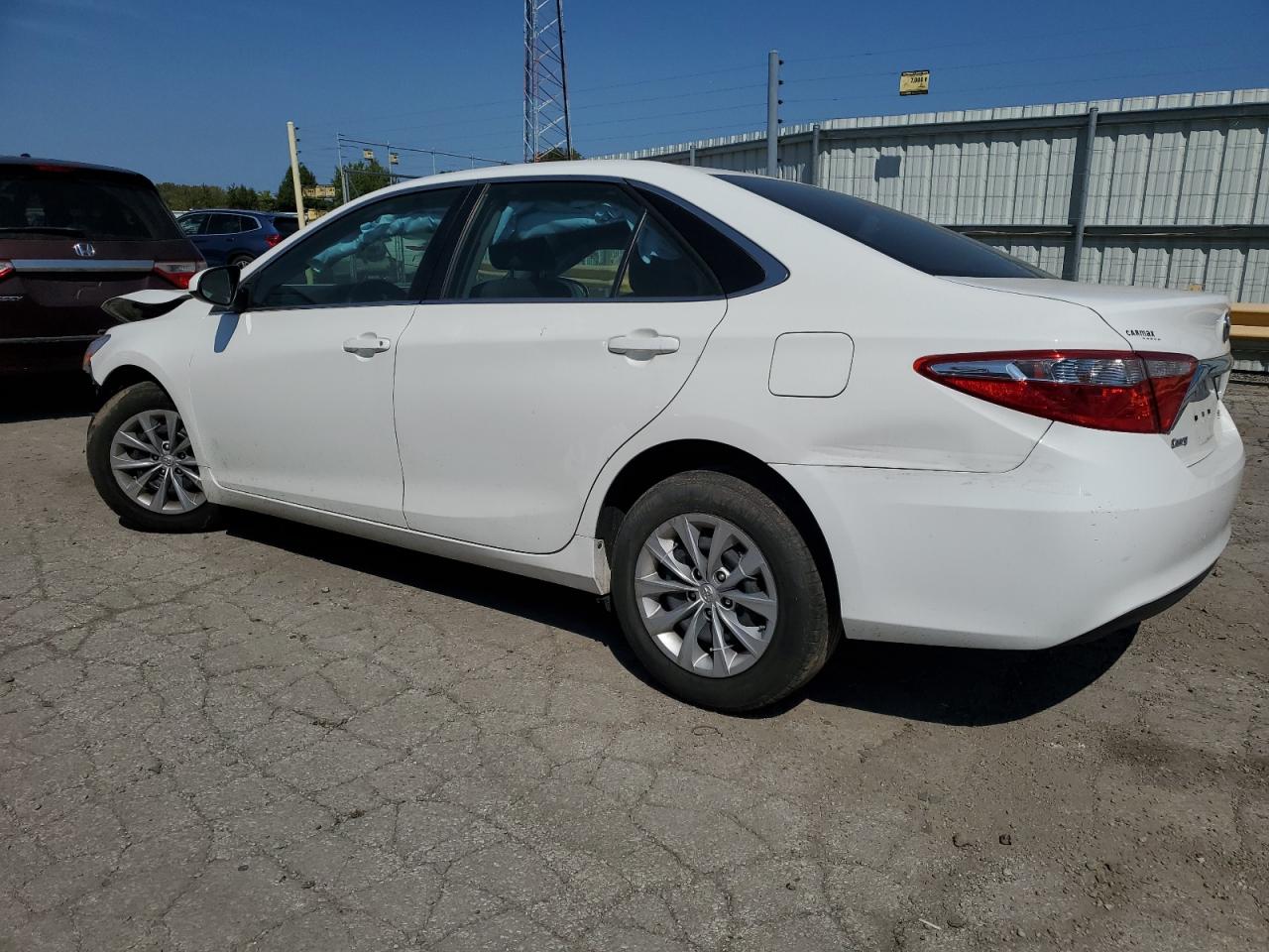 4T1BF1FK0HU787148 2017 TOYOTA CAMRY - Image 2