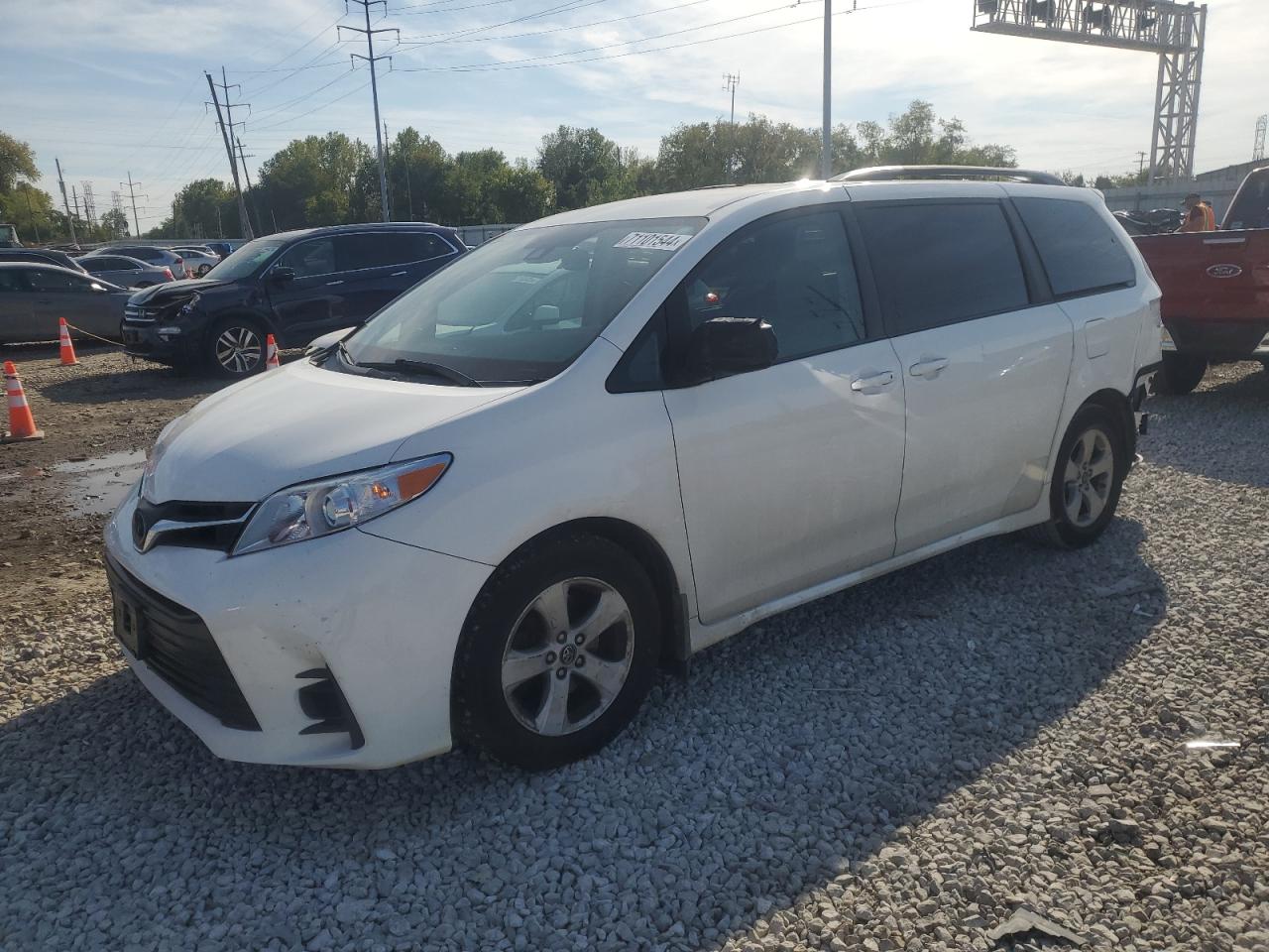 2018 Toyota Sienna Le VIN: 5TDKZ3DC9JS954975 Lot: 71101544