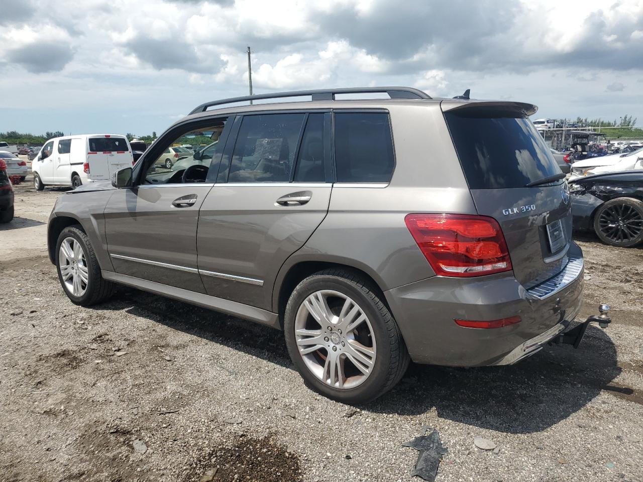 VIN WDCGG5HB9FG354610 2015 MERCEDES-BENZ GLK-CLASS no.2