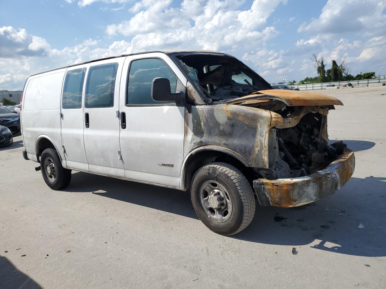 2005 Chevrolet Express - Image 4