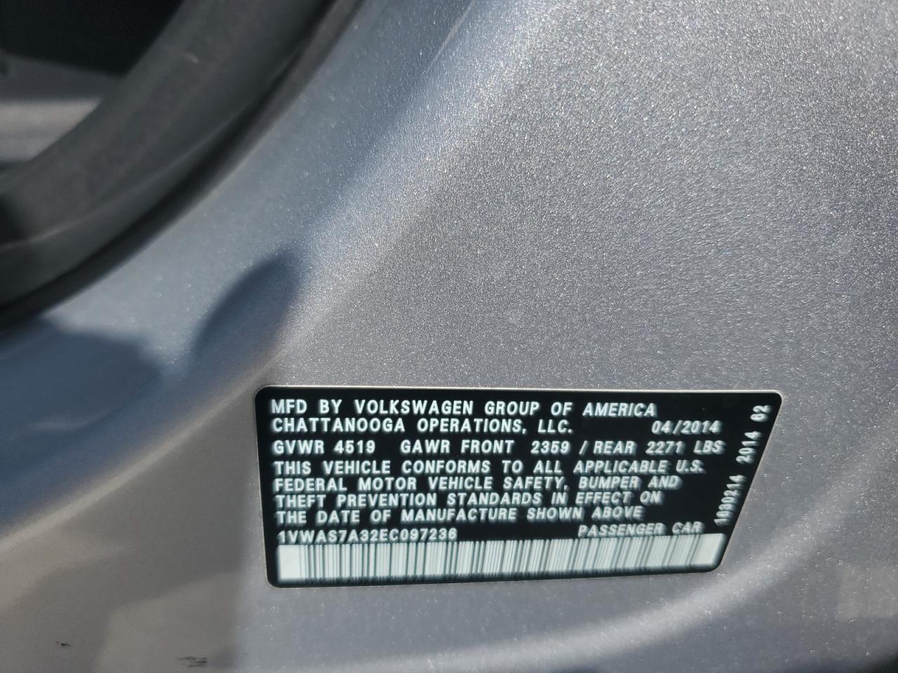 2014 Volkswagen Passat - Image 14