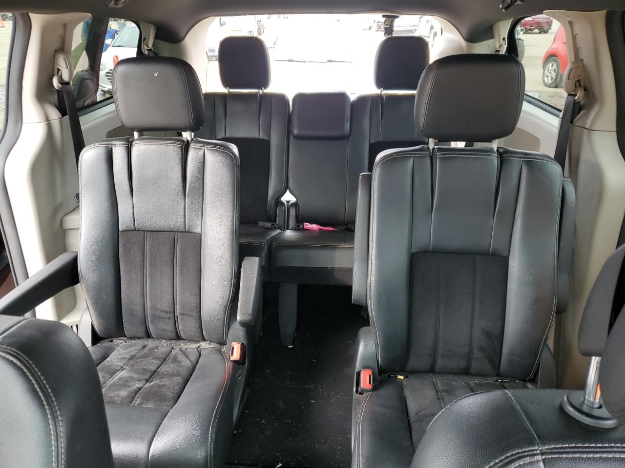 2017 Dodge Caravan - Image 10