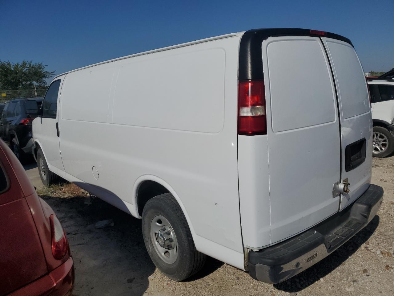 VIN 1GCZGUCG4E1207608 2014 CHEVROLET EXPRESS no.2