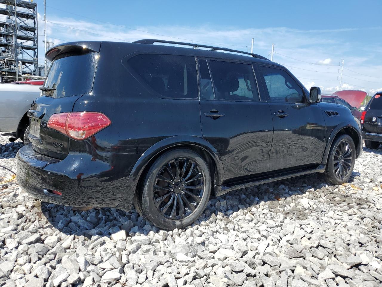 2015 Infiniti QX80 - Image 3