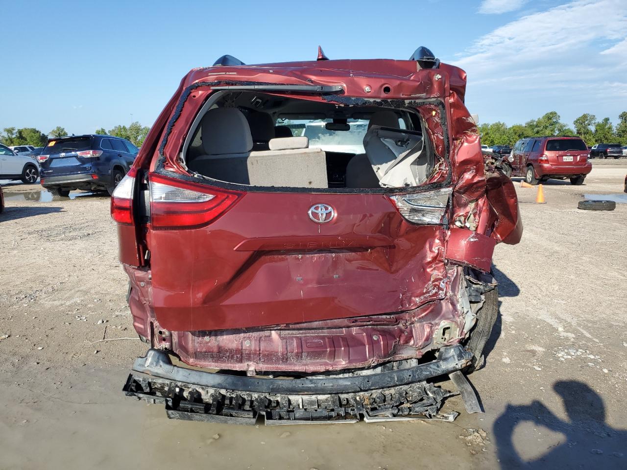 5TDKZ3DCXJS949641 2018 Toyota Sienna Le