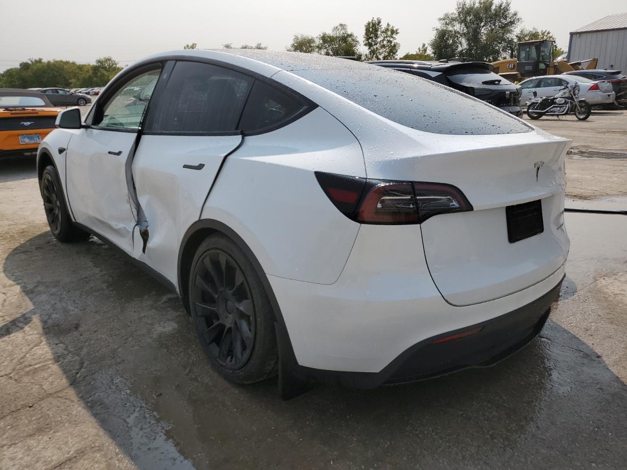 7SAYGDEE3PF746743 2023 TESLA MODEL Y - Image 2