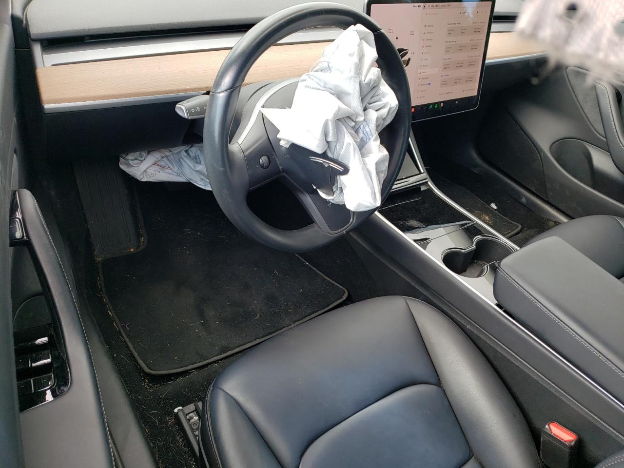 5YJ3E1EAXJF041177 2018 Tesla Model 3