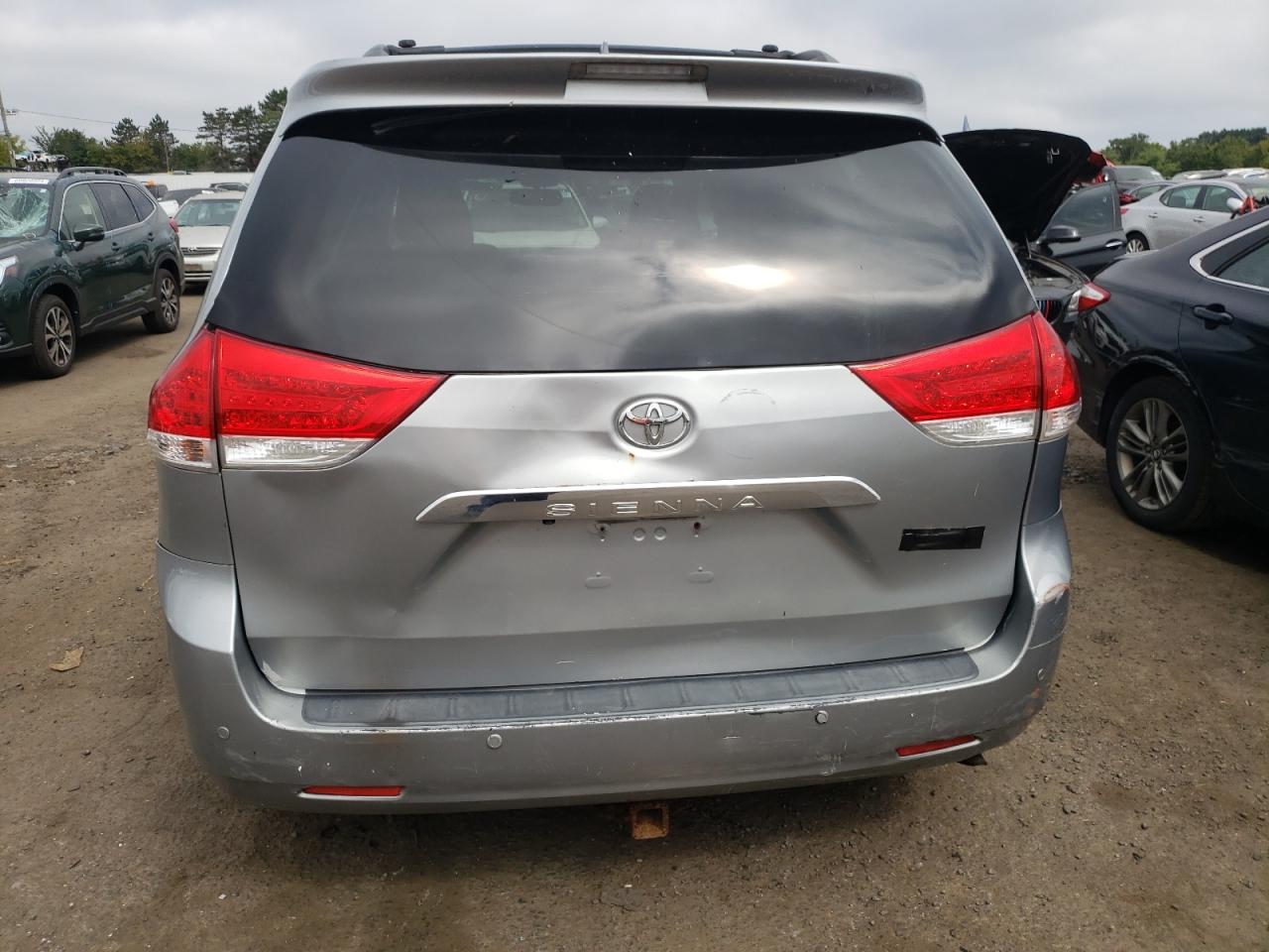 2013 Toyota Sienna Xle VIN: 5TDYK3DC4DS302283 Lot: 70599644