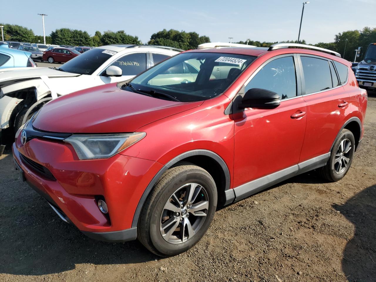 2T3WFREV8GW266132 2016 TOYOTA RAV 4 - Image 1