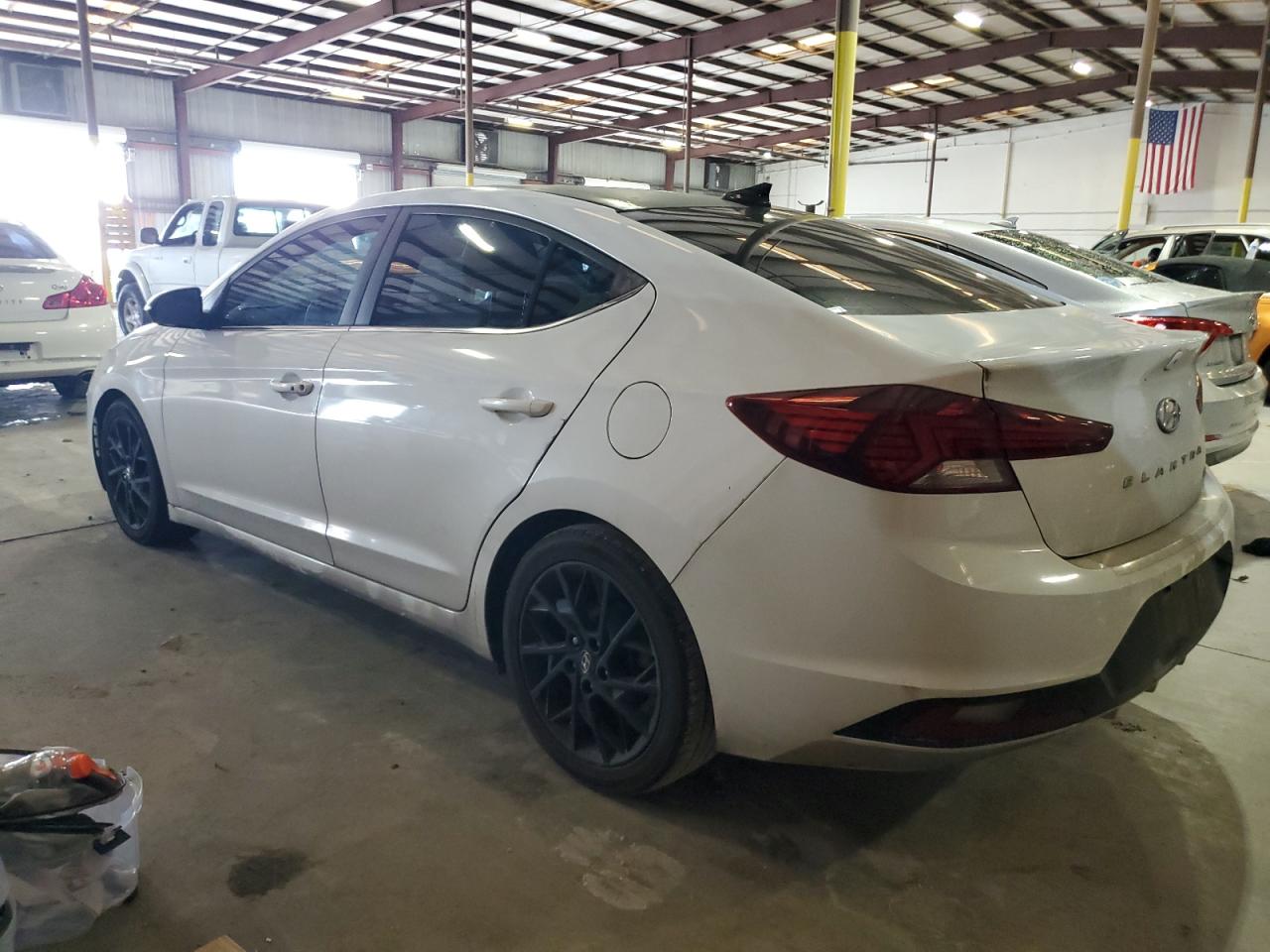 5NPD84LF5KH478910 2019 HYUNDAI ELANTRA - Image 2