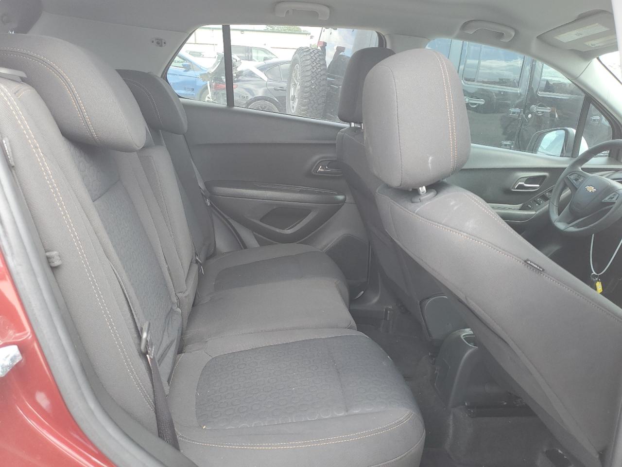 2022 Chevrolet Trax - Image 11