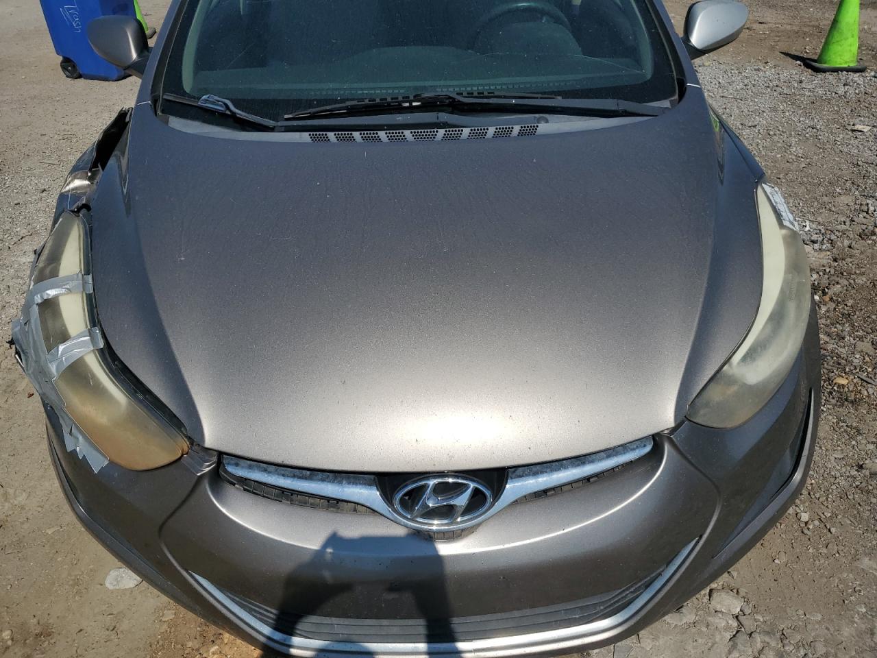 2015 Hyundai Elantra - Image 12