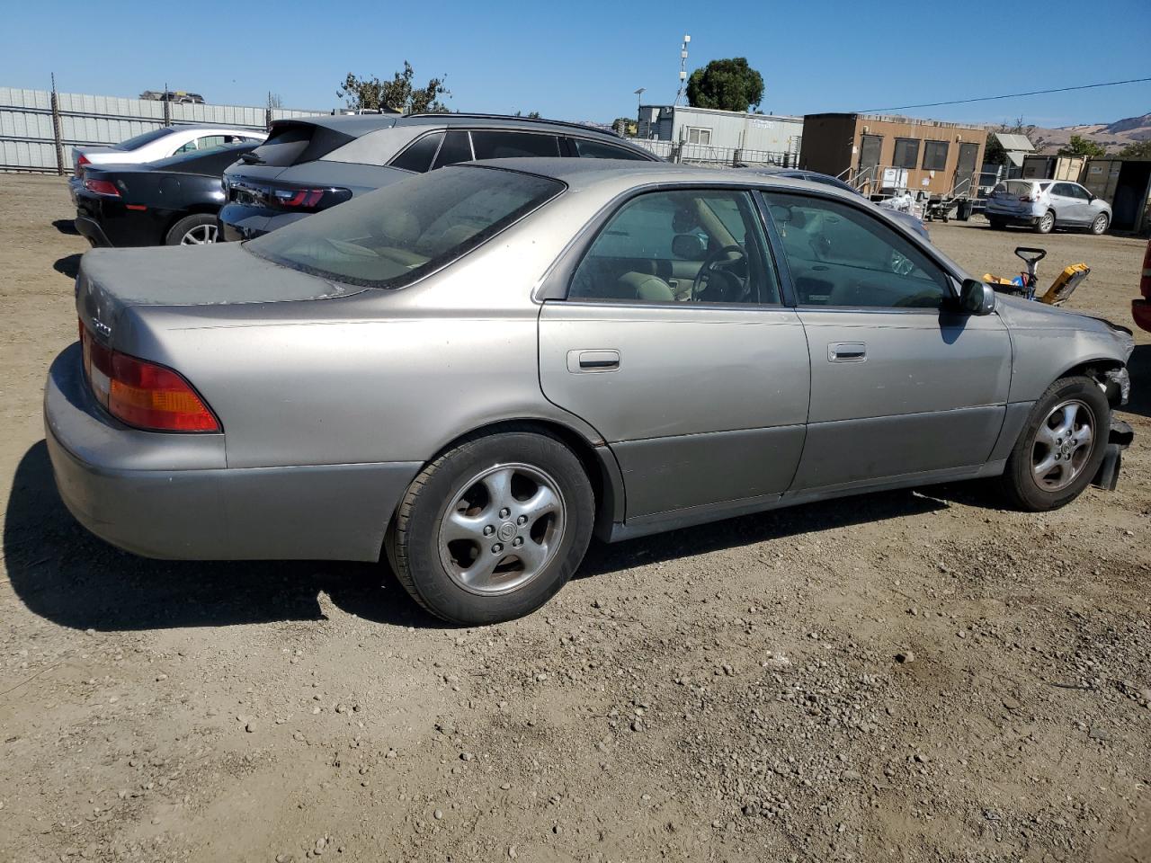 1998 Lexus ES - Image 3